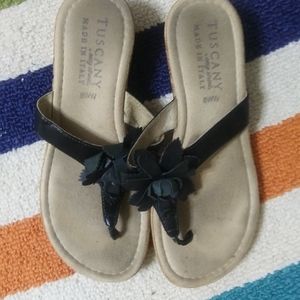 WOMENS BLACK FLIP FLOPS